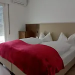 Hotel Lux