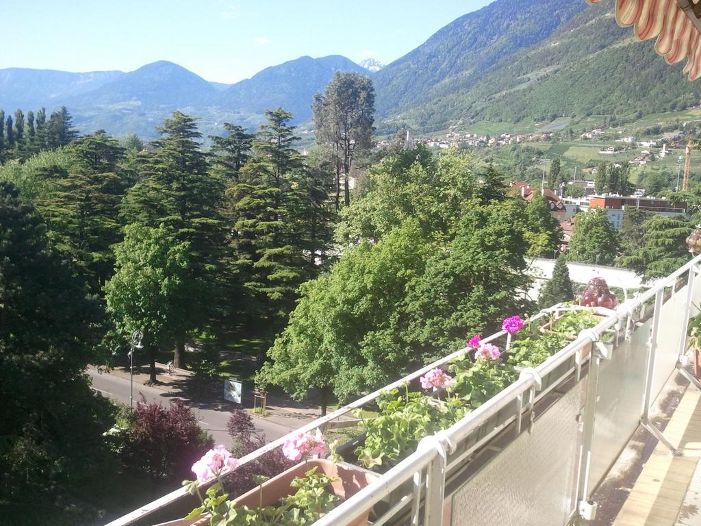 Lux Hotel