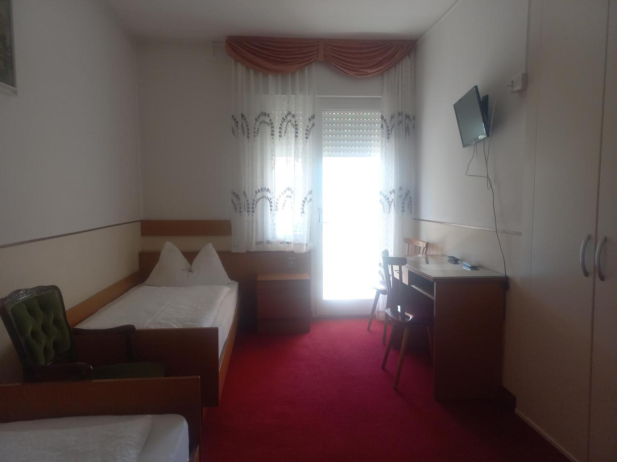 Hotel Lux 3*
