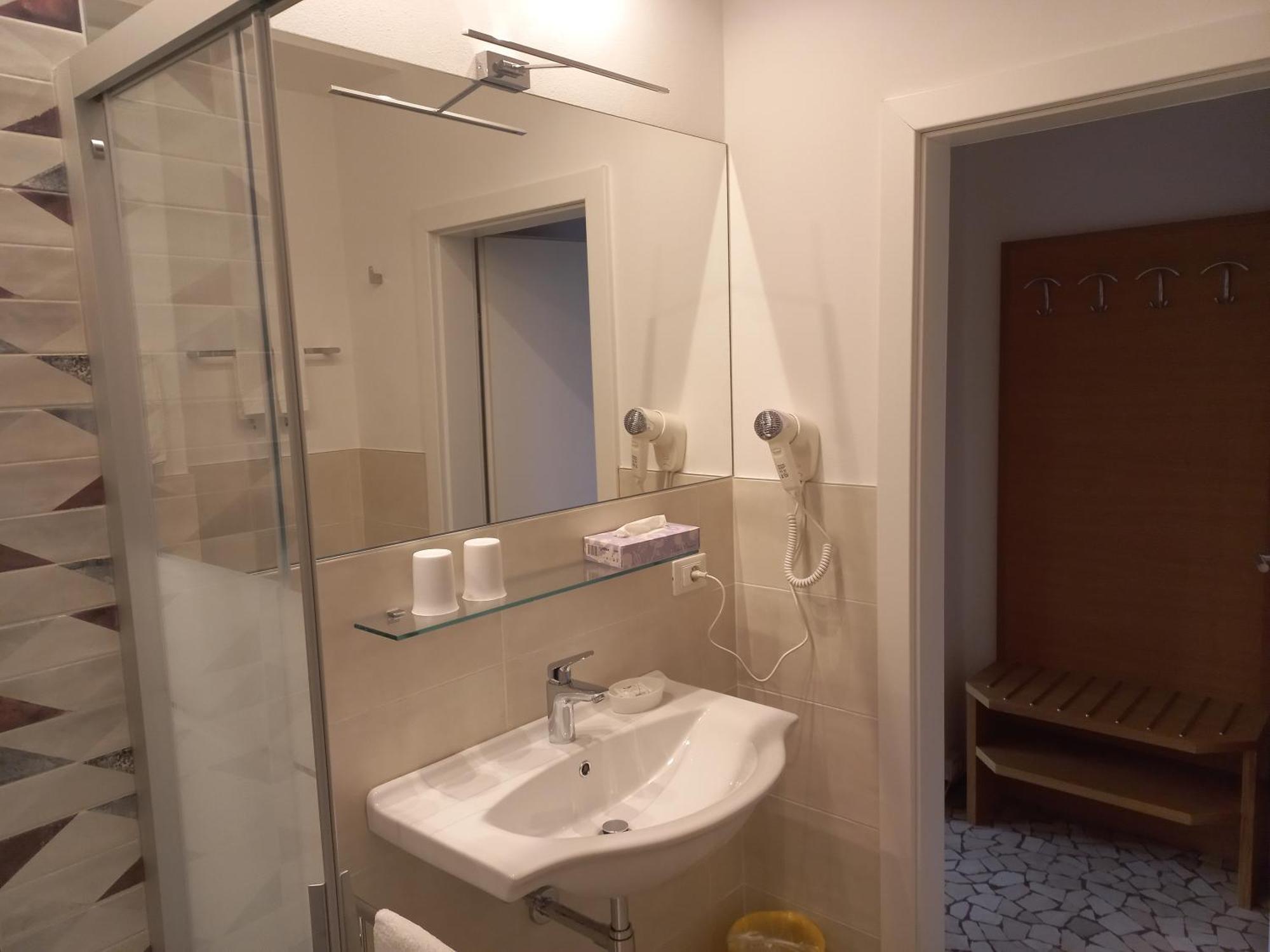 Lux Hotel