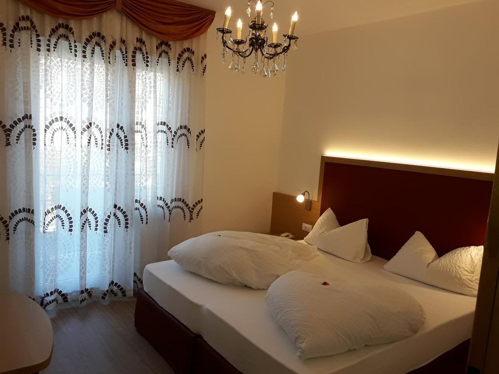 Lux Hotel